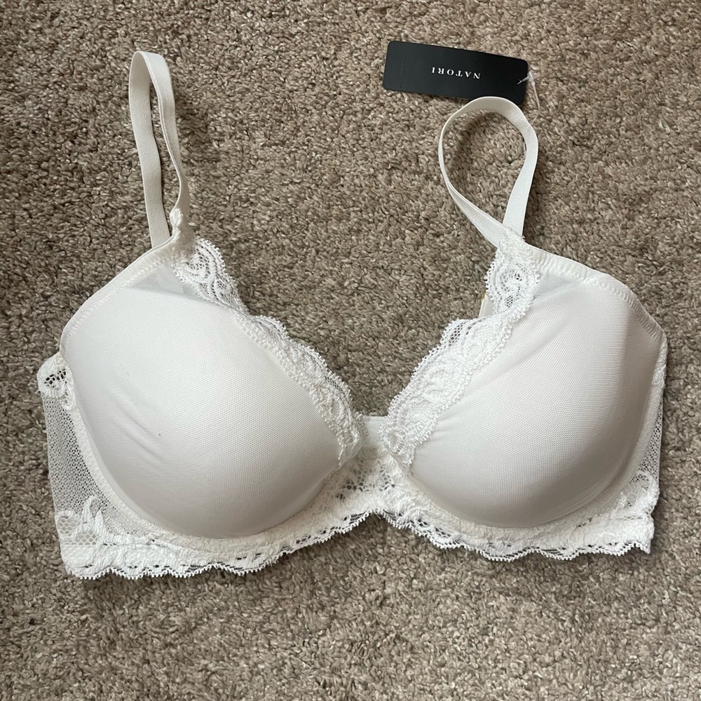 NWT Natori Feathers Lace Trim Bra